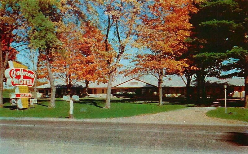 Golfview Motel - Vintage Postcard